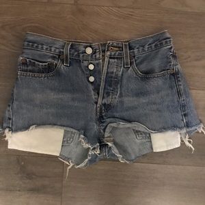 Vintage Levi cut off shorts denim